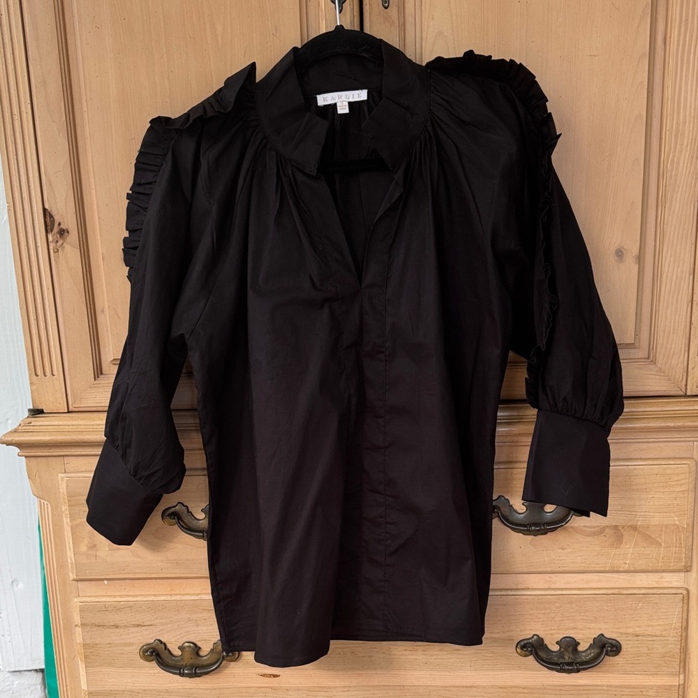 🖤HOST PICK🖤 NWOT Karlie Black Blouse